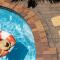 La Ronde 4 - Hear the Waves of Pippi Beach