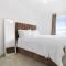 Modern Flat, Perfect Long Term Stay with FREE PARKING - High Speed to Kingscross & Stratford - FREE WIFI & DISNEY - Swanscombe