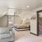 Overlooking Lake View with 3 BR Game Room for 12 guests - كور دالان