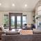 Overlooking Lake View with 3 BR Game Room for 12 guests - كور دالان