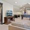 Overlooking Lake View with 3 BR Game Room for 12 guests - كور دالان
