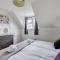 Winslow House - Walking Distance to the High Street - Driveway Parking, Fast WiFi, Smart TV and Self-Check-In by Yoko Property - 白金汉