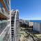 SUNSET WAVES sea & sky apartment
