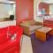 Days Inn & Suites by Wyndham Gresham - Грешам