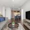 Prime 2BR Apt Panoramic City Views, Pool & Gym