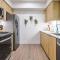 Spacious 2BDR in SM - 5 minutes walk to the beach! - لوس أنجلوس
