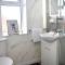 Cozy 2-Bed Home, St Helens - Sleeps 5 - Free WiFi - Сент-Хеленс