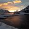 Seafront Holiday Home close to Reine, Lofoten