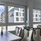 Hotel 83