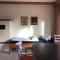 Apartment in Gelb, mit Balkon, Kamin, 50 Schritte zu Radweg, ideal for Long Stay, 4 Singles in Single Rooms