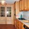 Charming Villa in Pedraça with Shared Pool