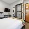 Queen Room With Access To Chef's Kitchen And Pool - Пасифик