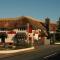 Greyhound Country Inn