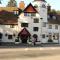 The Devil's Punchbowl Hotel - Hindhead