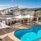 Absolute Beachfront Apartment 3B
