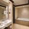 The Ritz-Carlton Abu Dhabi, Grand Canal - Abu-Dzabi