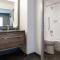 Courtyard by Marriott Chicago Downtown/River North