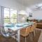 Four Bedrooms Townhouse 4563