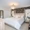 Four Bedrooms at StoreyLakeResort 3063