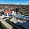 Casa BELLADONNA with Heated pool and Kids Playground - Sinožići