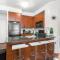 Luxurious 2BR 2BATH Condo Steps from Square One - 米西索加