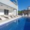 Family friendly house with a swimming pool Srinjine, Split - 23770 - Srinjine