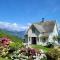 Irenegarden - Fjord view holiday home