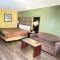 Rodeway Inn & Suites Plymouth Hwy 64
