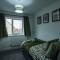 Lovely 3 bedroom house, Sleeps up to 5, 1 comfy double bed, 3 comfy single beds, Suitable for contractors and holiday makers, Quiet area, free wifi, Parking, Garden, - Telford Lovely 3 bedroom house, Sleeps up to 5, 1 comfy double bed, 3 comfy single beds, Suitable for contractors and holiday makers, Quiet area, free wifi, Parking, Garden, - Telford