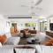 Hastings Park: Modern, Ocean View Retreat