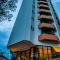 Flat no Hotel Cosmopolitan com Estacionamento Grátis e Piscina - 桑托斯