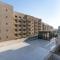 Stylish 1BR Sanctuary with Gym and Pool Access - Dubaj