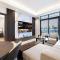 Modern 1-Bedroom Apartment with Stunning Burj Khalifa and city Views