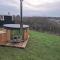 Hill Top Hideaway Shepherds Hut with Hot Tub - Woodham Mortimer