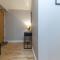 Newly Refurbed Warwick Apt 2BR Sleeps 3 Free Parking - Warwick