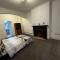 Double-Bedroom in the Heart of Salford Manchester Perfect for Short Stays - Манчестер