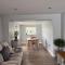 Pet-Friendly - 2 Bedrooms Bungalow hot tub parking