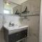 Cute Cottage Home - Vintage Charm & Great Location at Slacks Creek, Close to Logan Central & M1