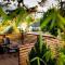 Stylish Cabin with River Views ArtBliss I - Stevenson