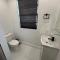 Private Rooms close to Miami Airport - Free parking - 01