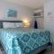 Island Villa 10 by ALBVR - Super cute condo! Just steps to the Waterway District and minutes to the beach! - Gulf Shores
