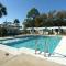 Island Villa 10 by ALBVR - Super cute condo! Just steps to the Waterway District and minutes to the beach! - Gulf Shores