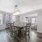 Escape to Raleigh Ave Glamour - Steps to the Beach