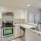 Stay and Play Bay Area Condo with Community Pool! - 里士满