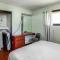 Enjoyable Home by Airport and Downtown - روتشستر