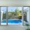 Stunning Views, Private Pool Near Hastings St