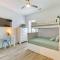 Serene Oak Island Home with Private Saltwater Pool! - أوك آيلاند