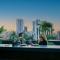 Loft -Skyline view- Rooftop pool, gym, bbq & more Loft -Skyline view- Rooftop pool, gym, bbq & more