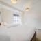 Bright and Spacious 3Bedroom Relaxing Stay near Beach