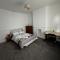 Double-Bedroom in the Heart of Salford Manchester Perfect for Short Stays - Manchester